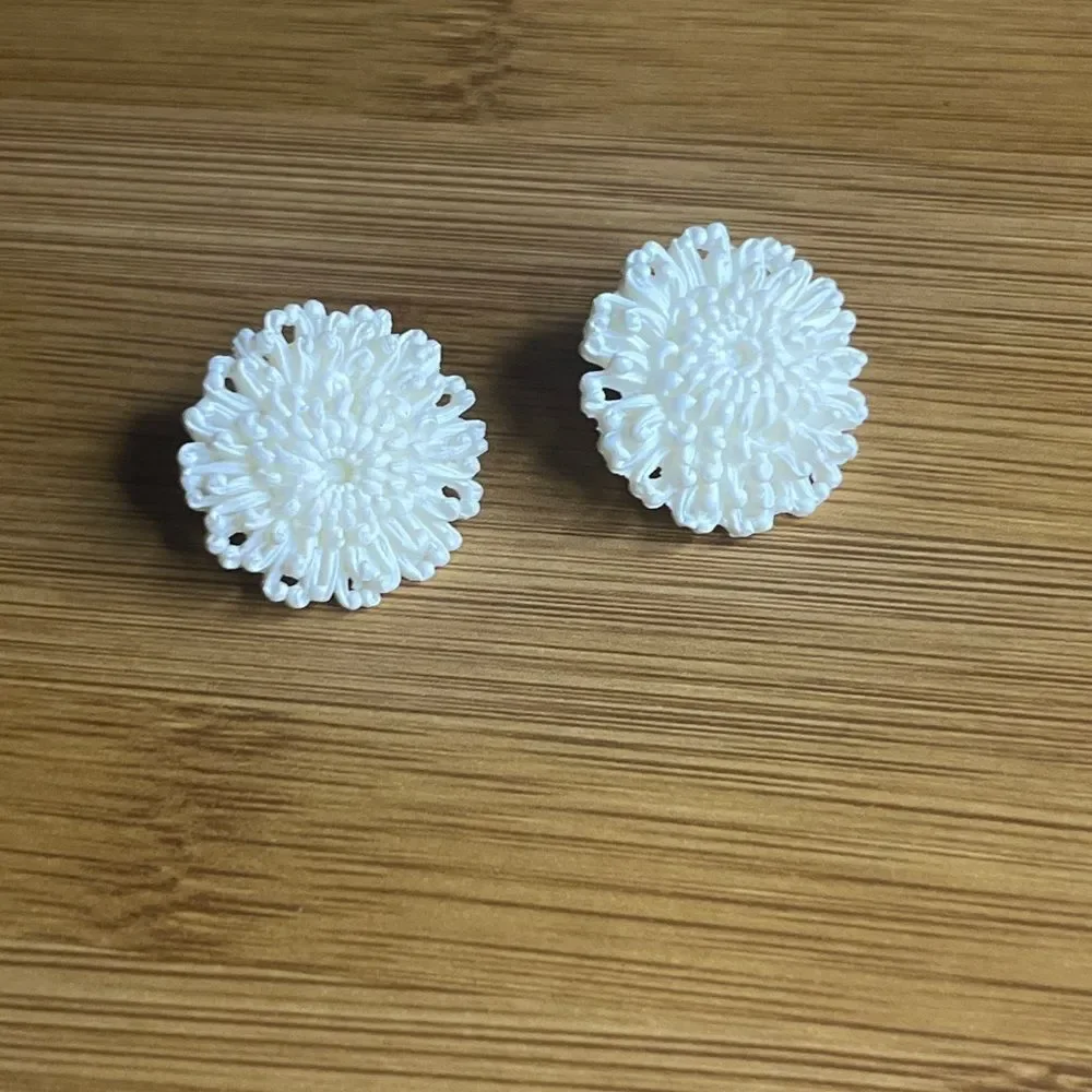Vintage Elegant White Floral Earrings